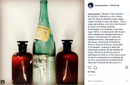 Agua Mineral Natural destinada a la venta en Botica