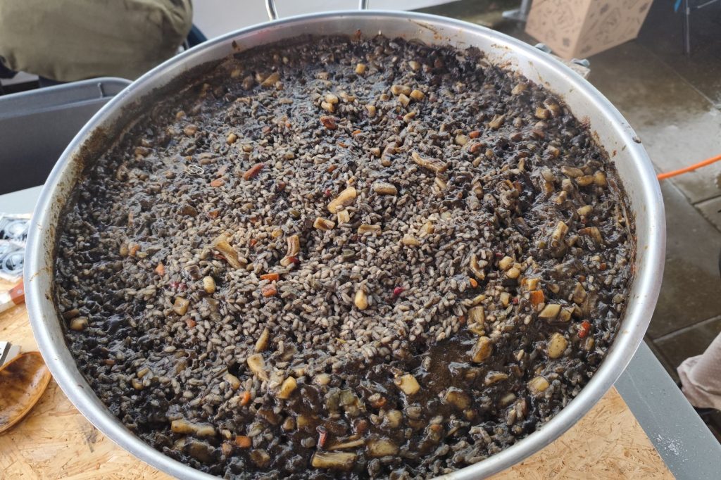 Arroz negro con calamares