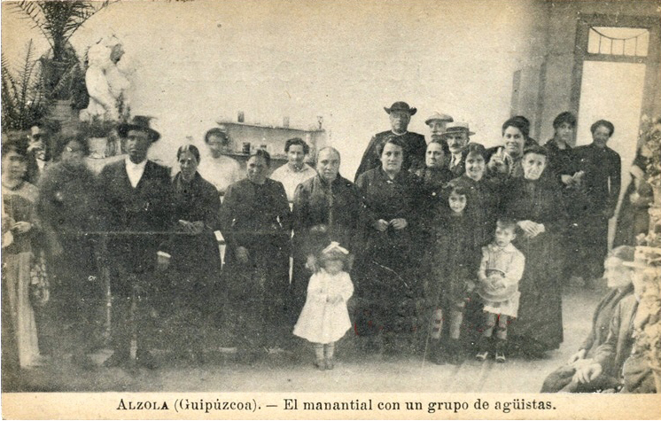 Imagen de un grupo de agüistas en Alzola 